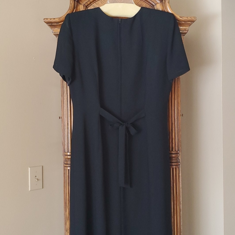 Dress - Picture 3 of 4